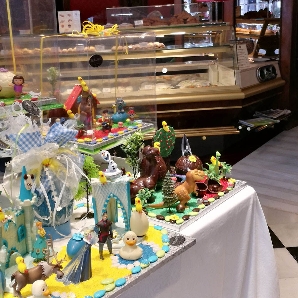 Mones de Pasqua, works of art for the Easter holidays in our cake shop windows | Barcelona Shopping City