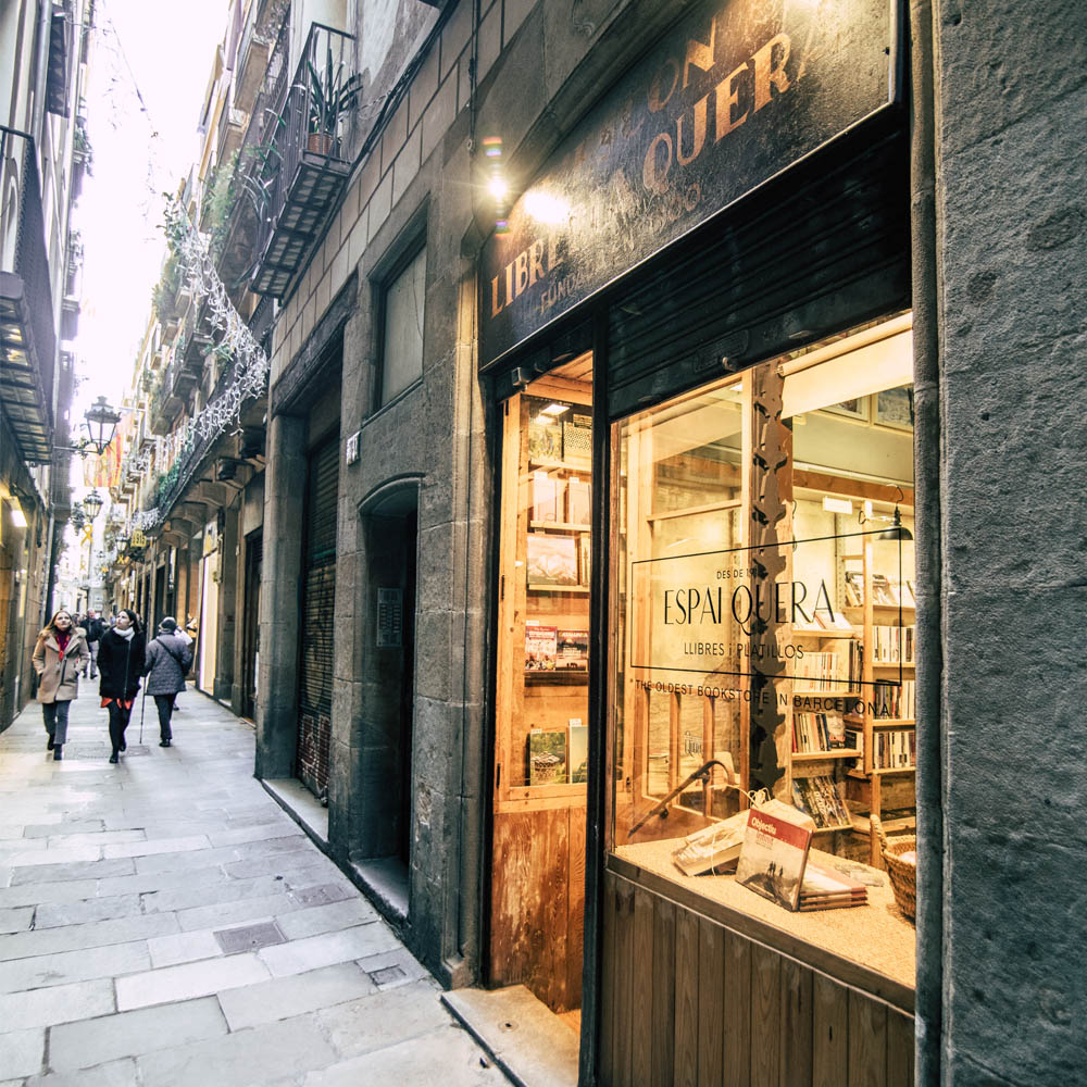 The shop windows in the Gothic Quarter are filled with art   | Barcelona Shopping City