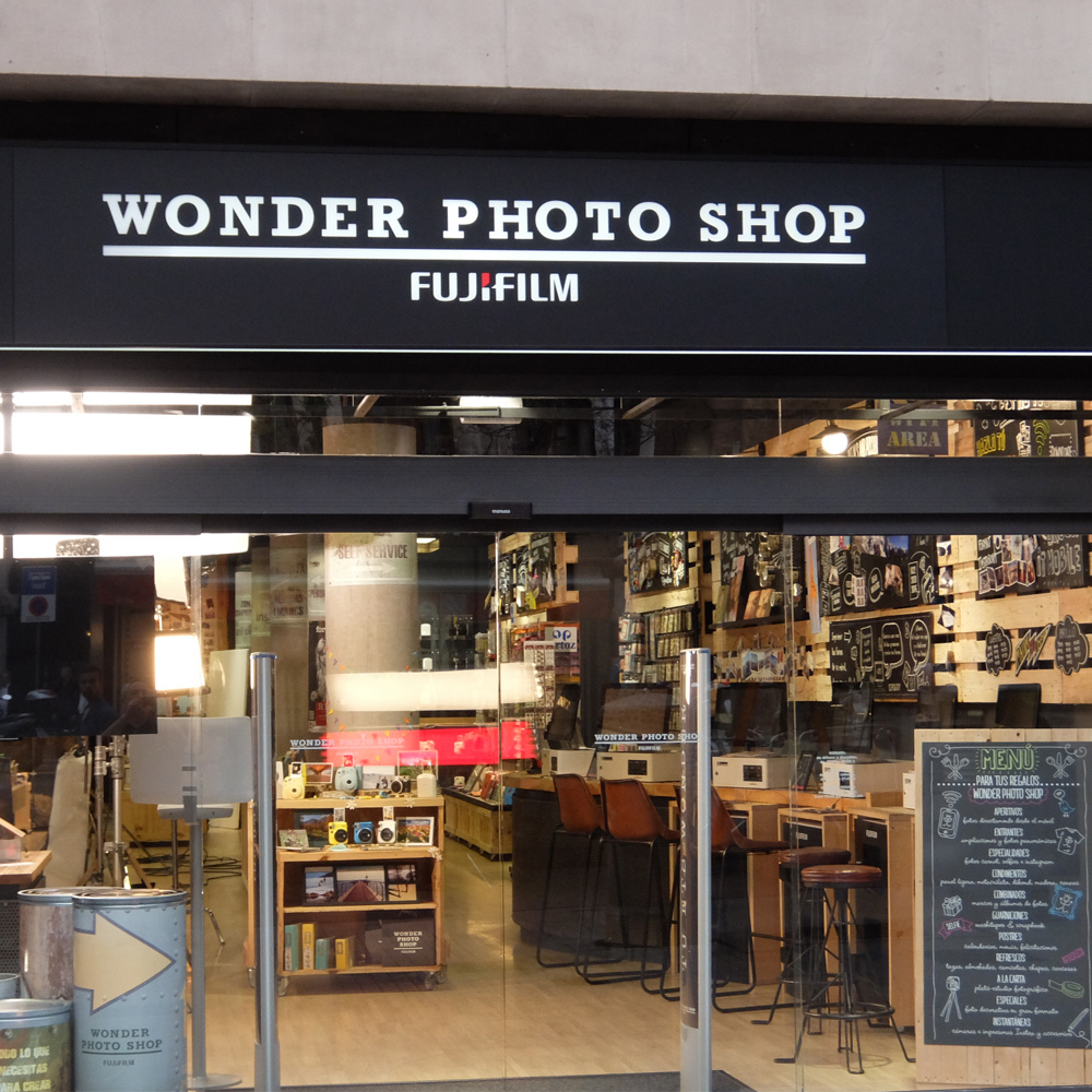 Wonder Photo Shop | Barcelona Shopping City | Handicrafts and gifts