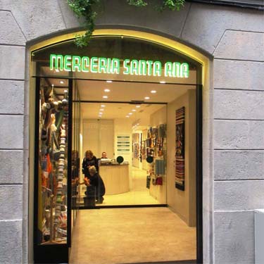 Merceria Santa Ana | Barcelona Shopping City | Handicrafts and gifts