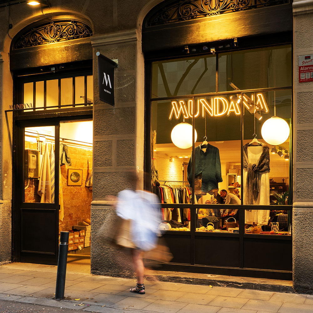 Mundana | Barcelona Shopping City | Artesania i regals, Complements, Moda i Dissenyadors